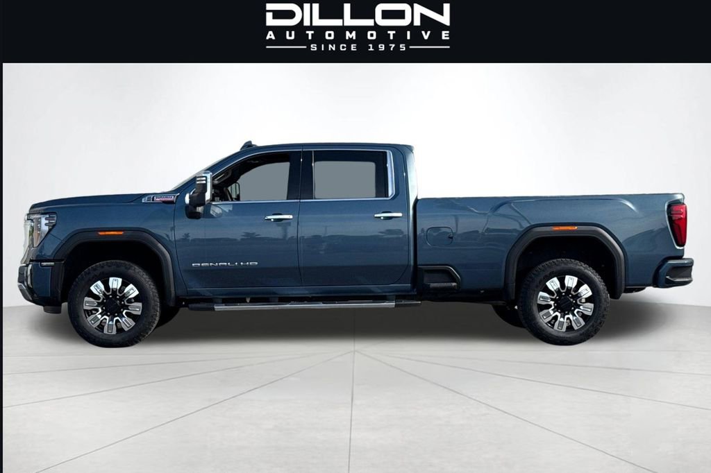 Used 2025 GMC Sierra 3500 Denali w/ Denali Reserve Package AWD/4WD image 7
