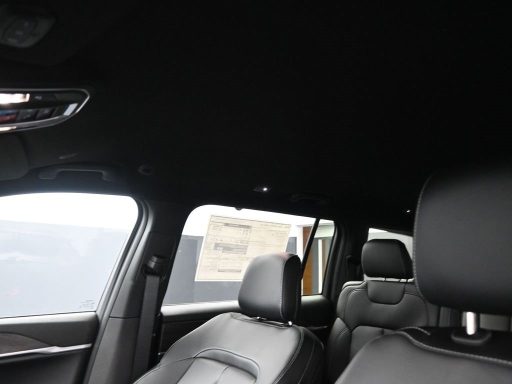 New 2025 Jeep Grand Cherokee L Limited w/ Black Appearance Package image 10