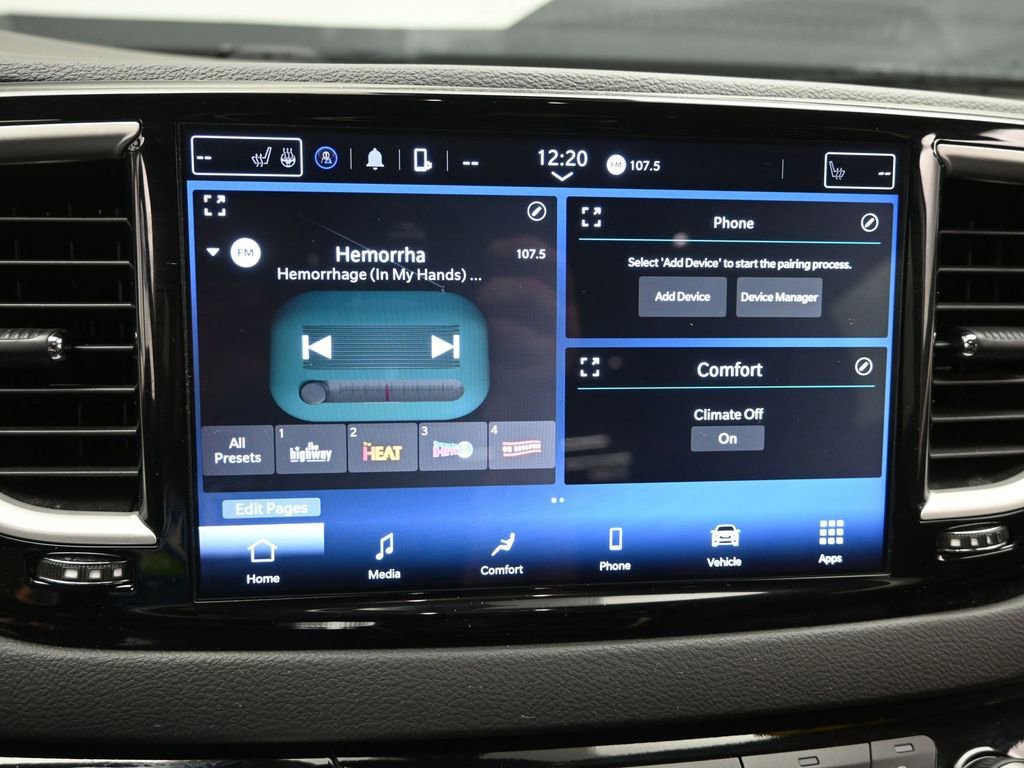 Used 2024 Chrysler Pacifica Touring-L image 21