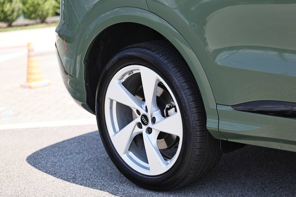 Certified 2025 Audi Q5 Premium w/ Premium Plus AWD/4WD image 6