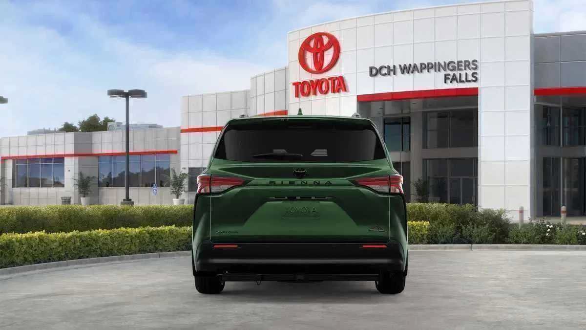 New 2026 Toyota Sienna XLE Woodland Edition AWD/4WD image 9