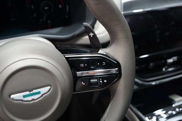 Used 2025 Aston Martin DBX 707 image 30