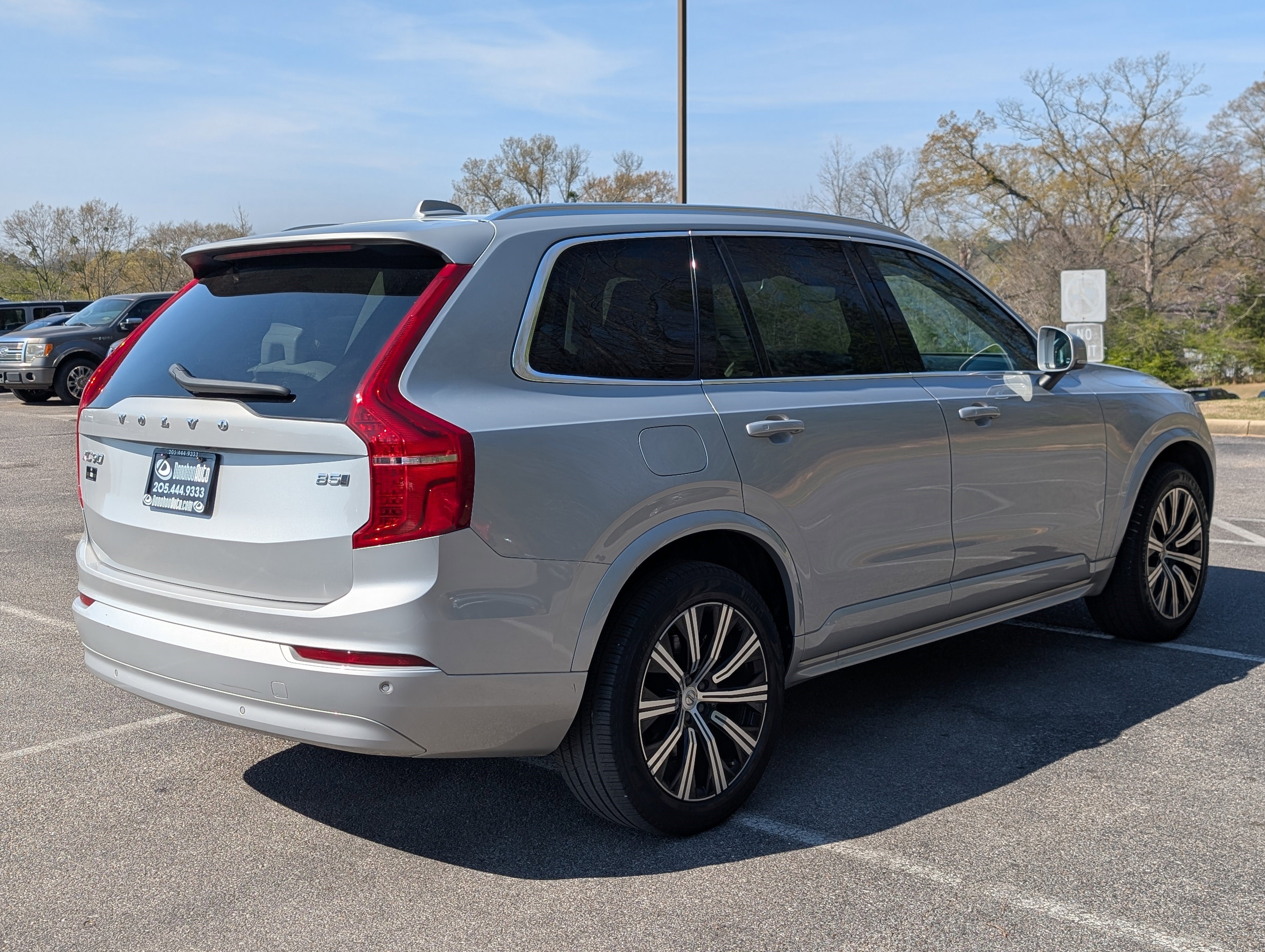 Used 2023 Volvo XC90 B5 Core image 9