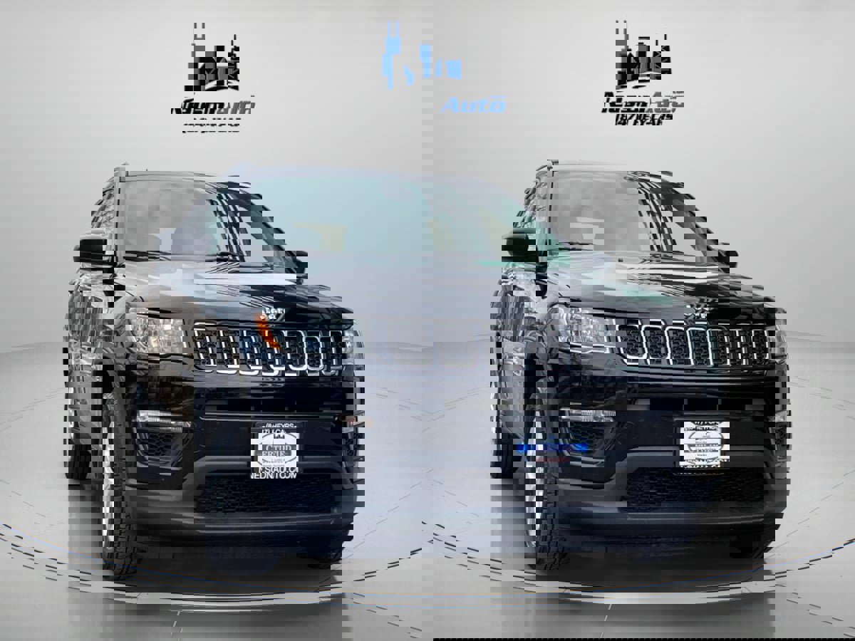 Used 2018 Jeep Compass Sport image 2