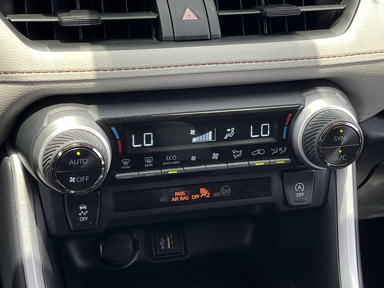 Used 2025 Toyota RAV4 XLE FWD image 18
