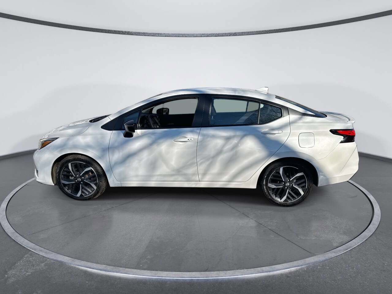 Used 2023 Nissan Versa SR w/ Trunk Package image 2