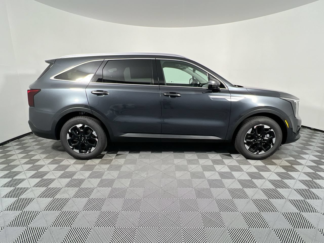 New 2026 Kia Sorento S FWD image 2