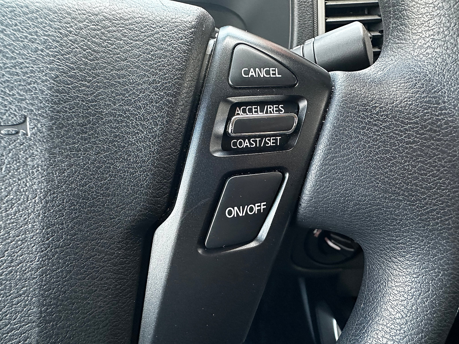 Used 2024 Nissan Frontier SV image 22