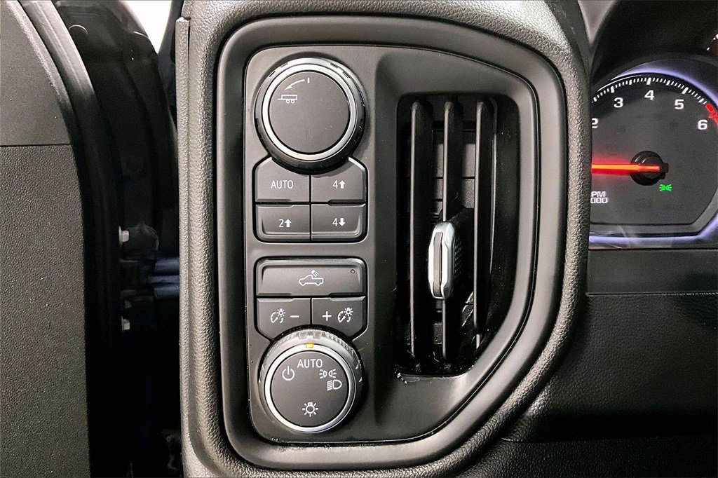 Used 2020 Chevrolet Silverado 1500 Custom Trail Boss w/ Custom Convenience Package image 15