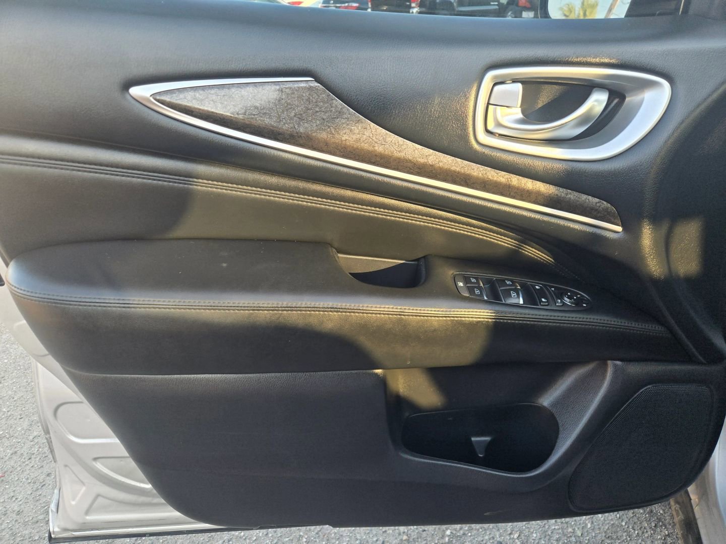 Used 2015 INFINITI QX60 image 9