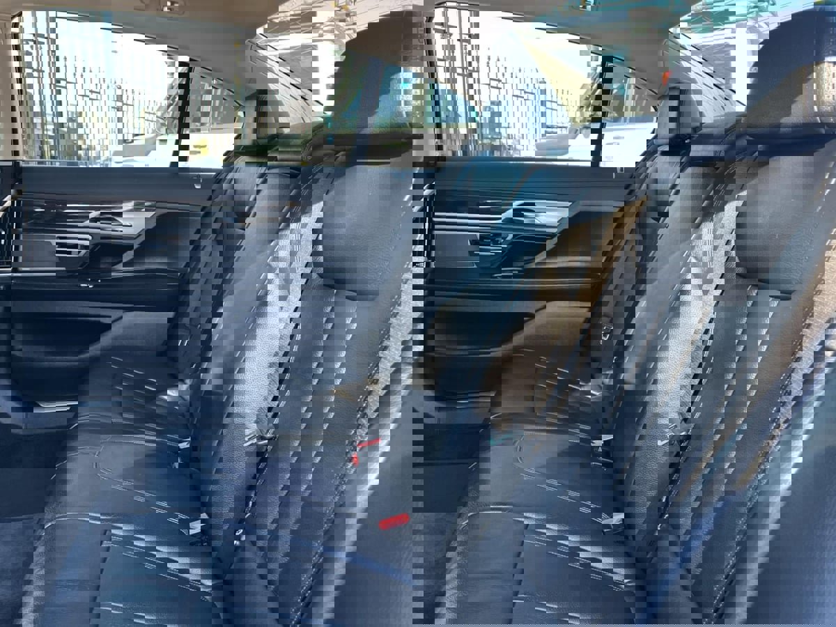 Used 2019 BMW 740i xDrive image 22