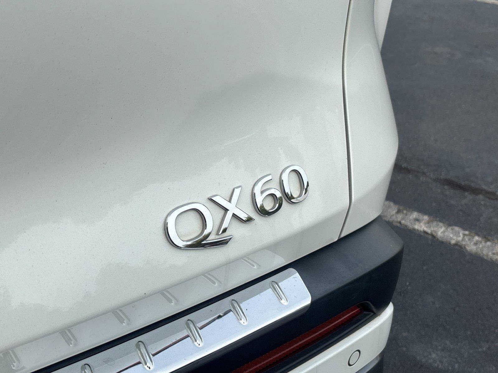 Used 2023 INFINITI QX60 Sensory w/ Cargo Package AWD/4WD image 11