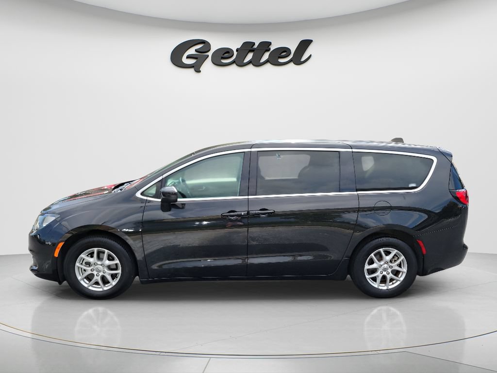 Used 2023 Chrysler Voyager LX FWD image 8