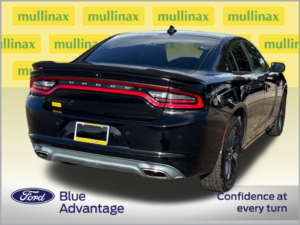 Used 2019 Dodge Charger SXT w/ Blacktop Package AWD/4WD image 4