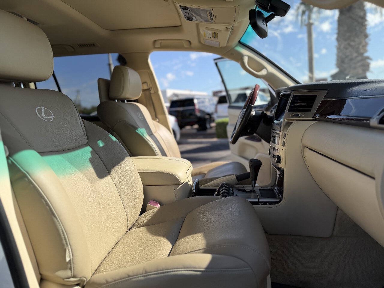 Used 2015 Lexus LX 570 4WD image 10