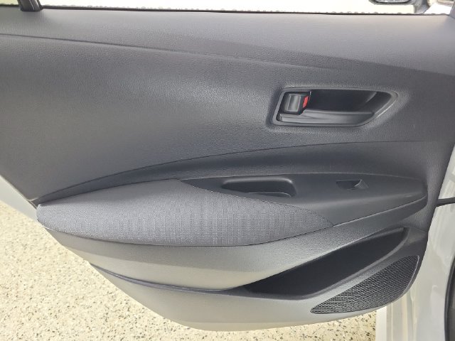 Used 2022 Toyota Corolla LE FWD image 13