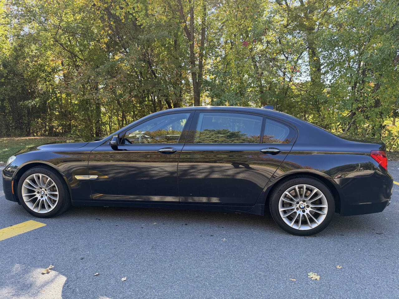 Used 2013 BMW 750Li xDrive image 5