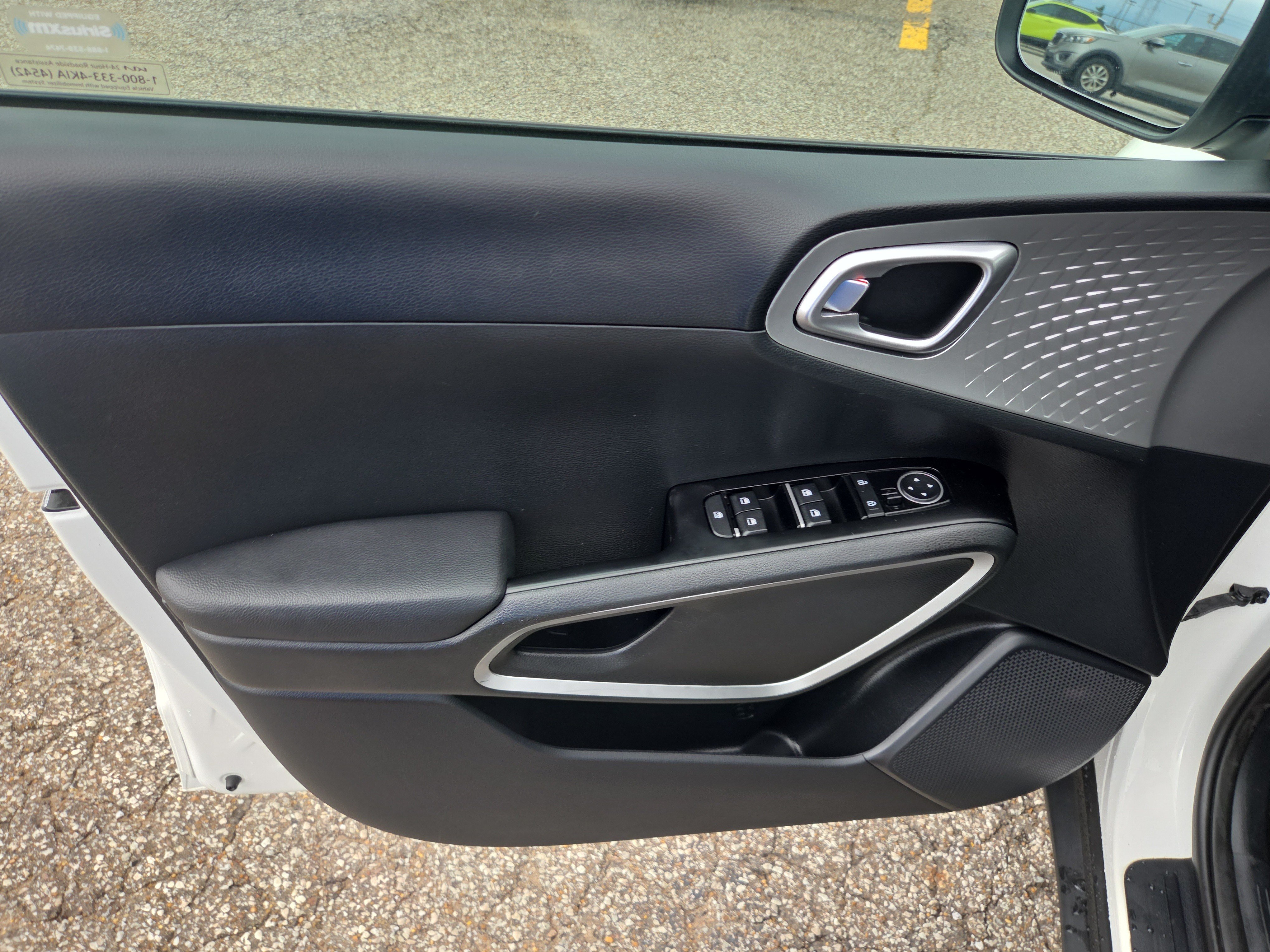 Used 2024 Kia Soul FWD image 6