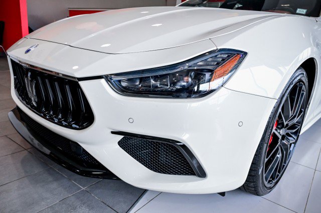 Used 2022 Maserati Ghibli Modena image 11