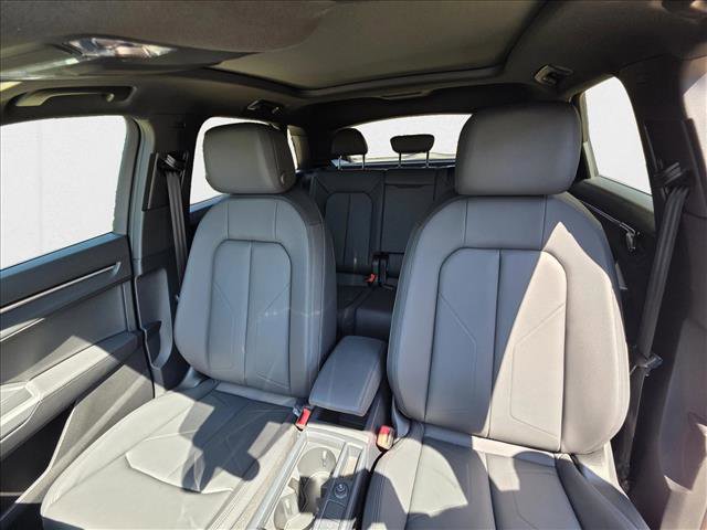New 2025 Audi Q3 2.0T Premium image 16