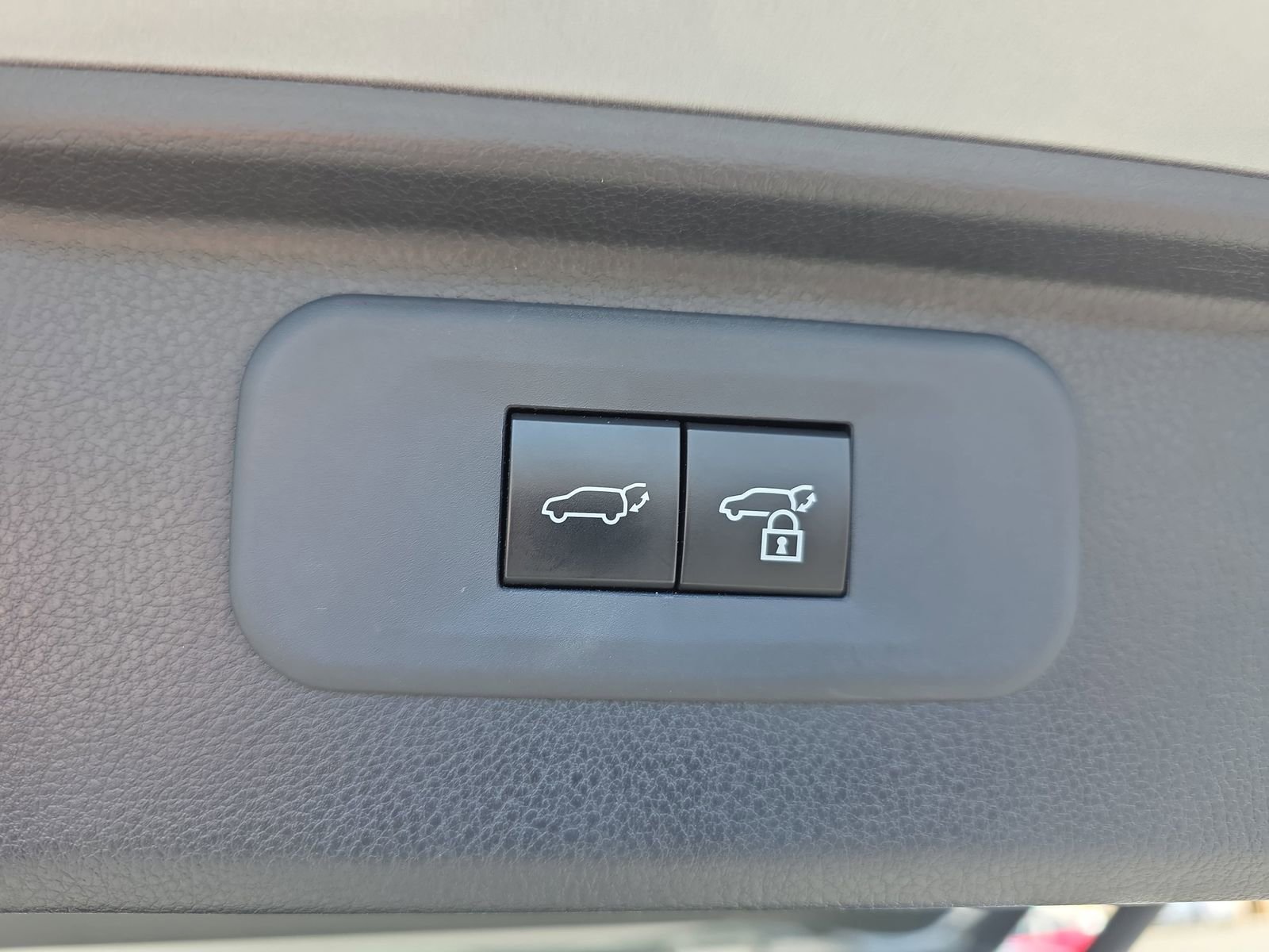 Used 2025 Toyota Grand Highlander AWD image 28