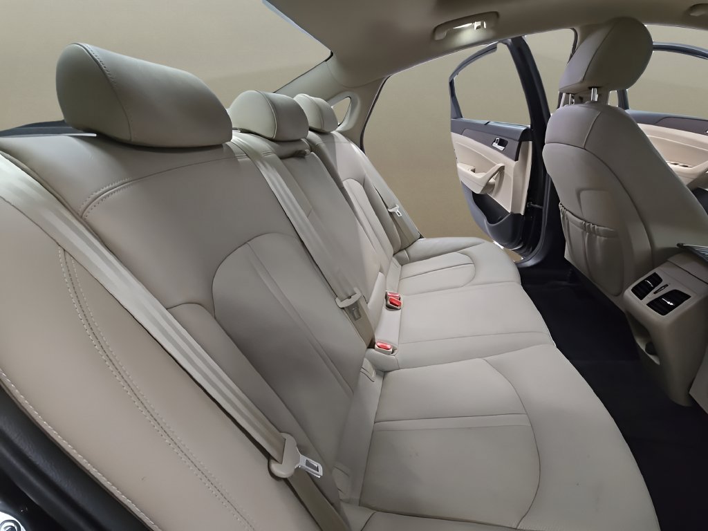 Used 2019 Hyundai Sonata Limited w/ Ultimate Package 02 FWD image 24