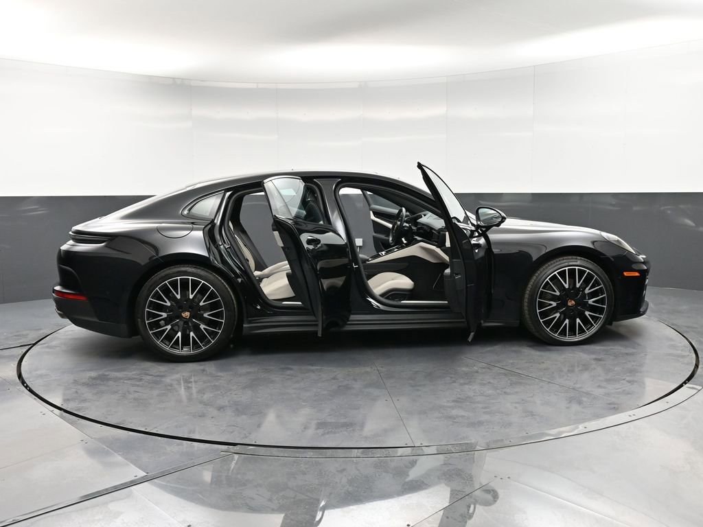 Certified 2025 Porsche Panamera 4 image 34