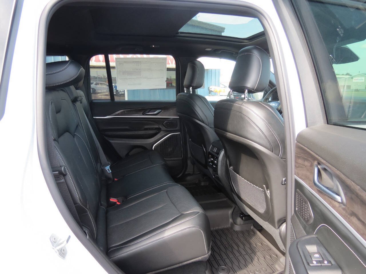 New 2026 Jeep Grand Cherokee Limited AWD/4WD image 21