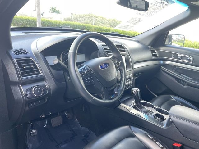 Used 2019 Ford Explorer XLT w/ Equipment Group 202A FWD image 10