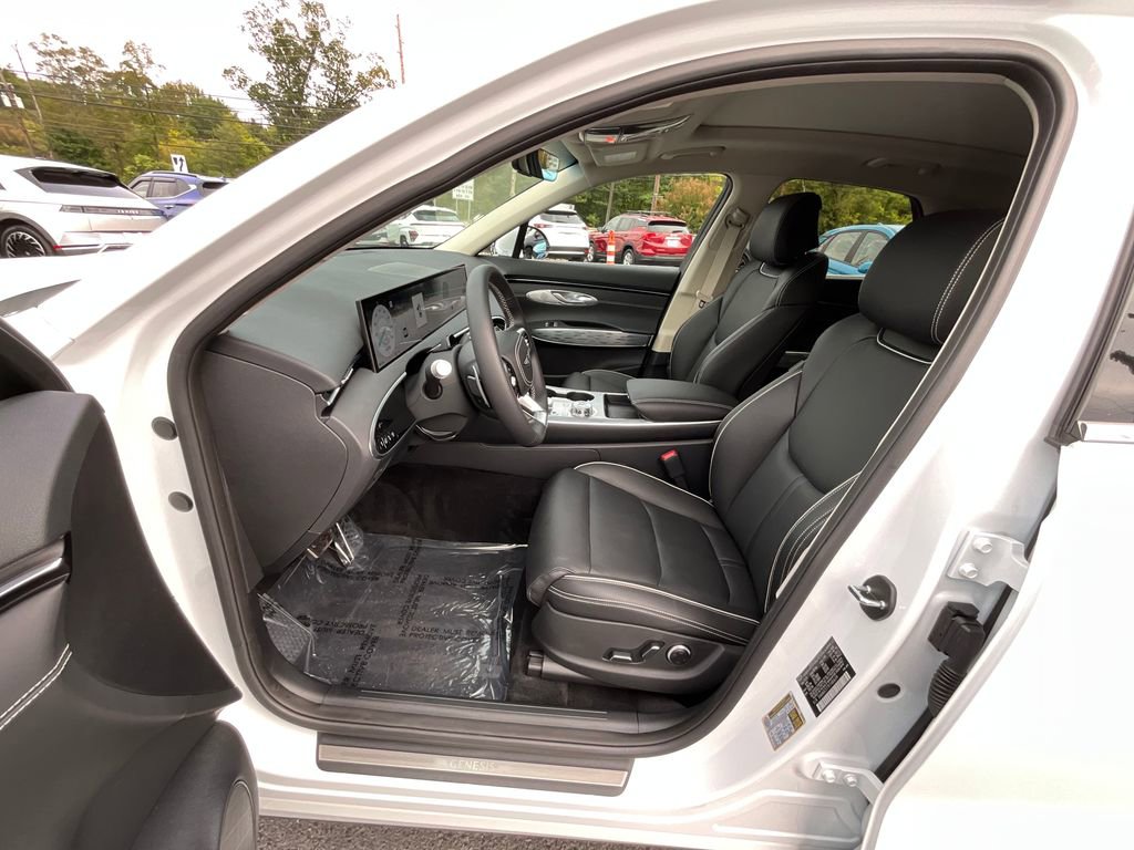 Used 2026 Genesis Electrified GV70 image 28