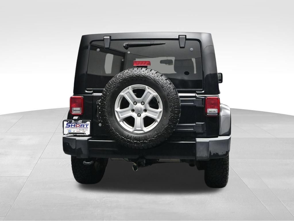 Used 2017 Jeep Wrangler Unlimited Sahara w/ Dual Top Group AWD/4WD image 4