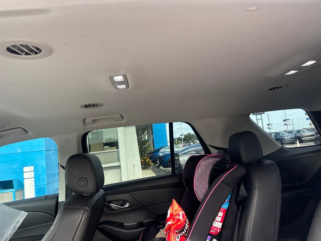 Certified 2021 Chevrolet Traverse RS w/ LPO, Cargo Package FWD image 11