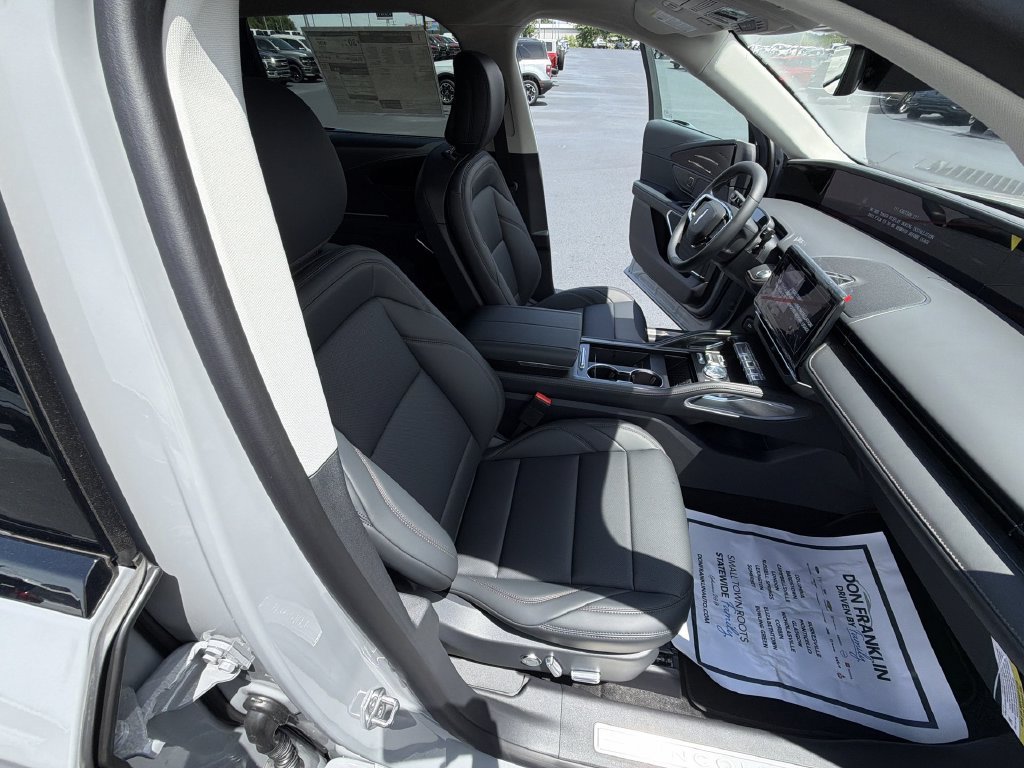 New 2026 Lincoln Nautilus Premier AWD/4WD image 30