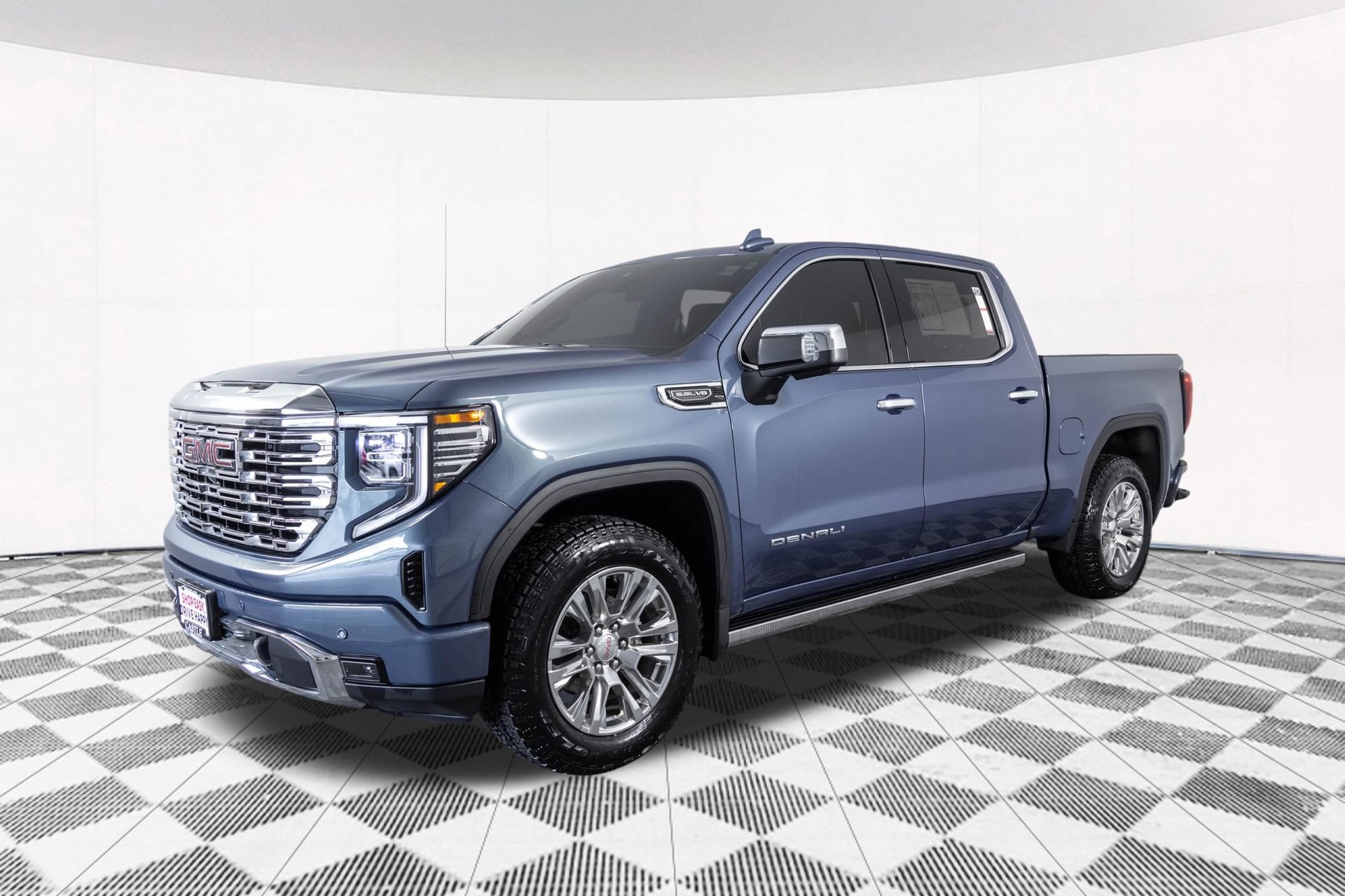 Used 2025 GMC Sierra 1500 Denali AWD/4WD image 14