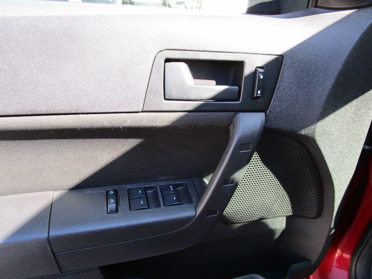 Used 2009 Ford Focus SE image 18