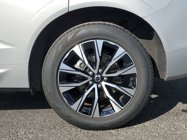 Used 2025 Volvo XC60 B5 Plus image 31