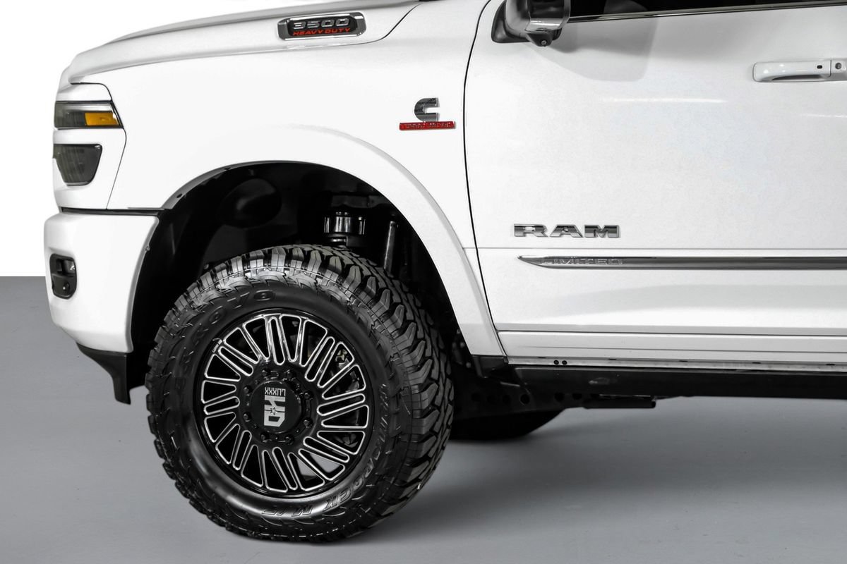 Used 2025 RAM 3500 Limited AWD/4WD image 13