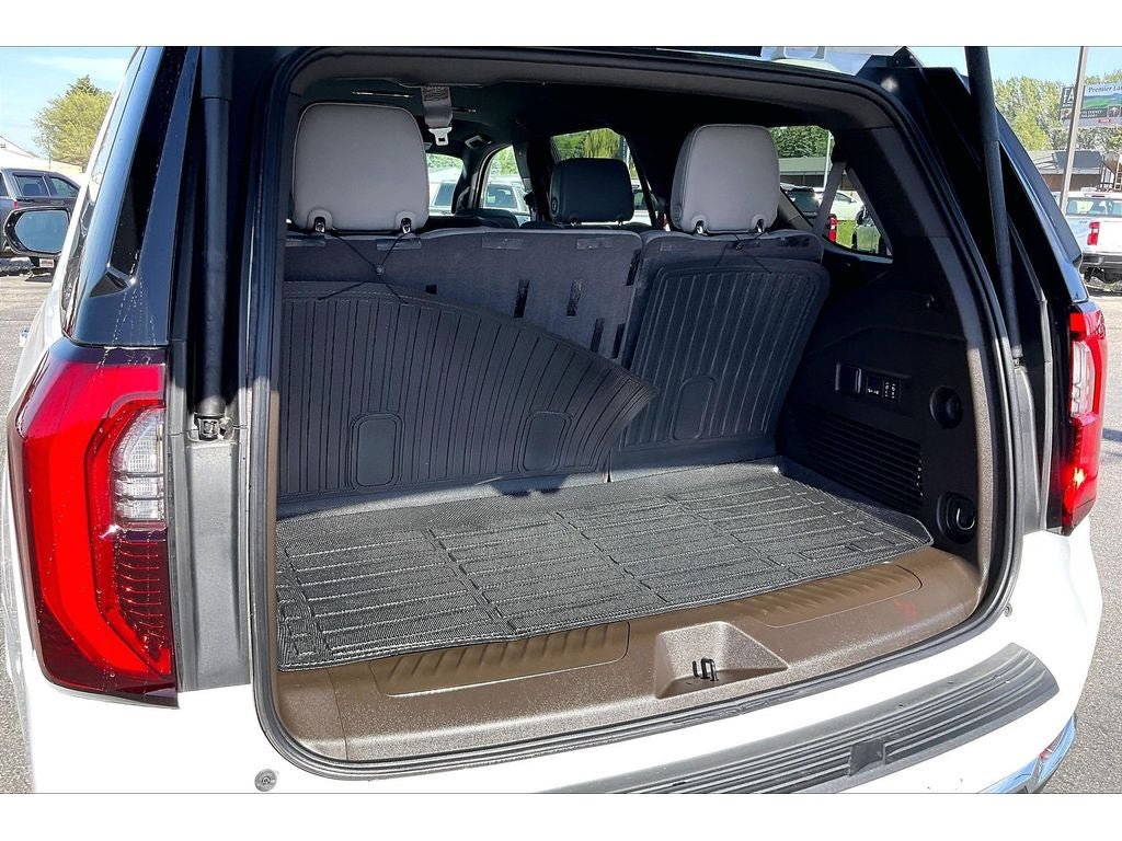 Used 2026 GMC Yukon Elevation AWD/4WD image 11