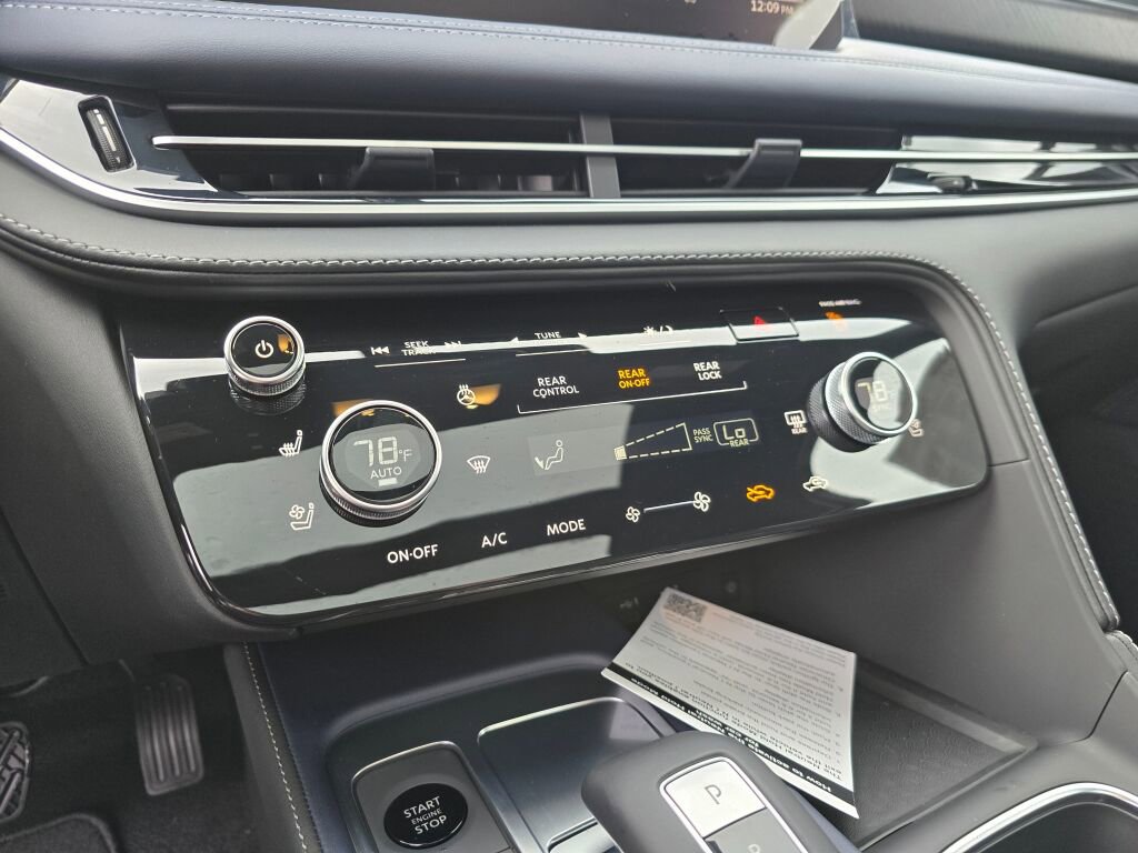 New 2026 INFINITI QX60 Sport image 27