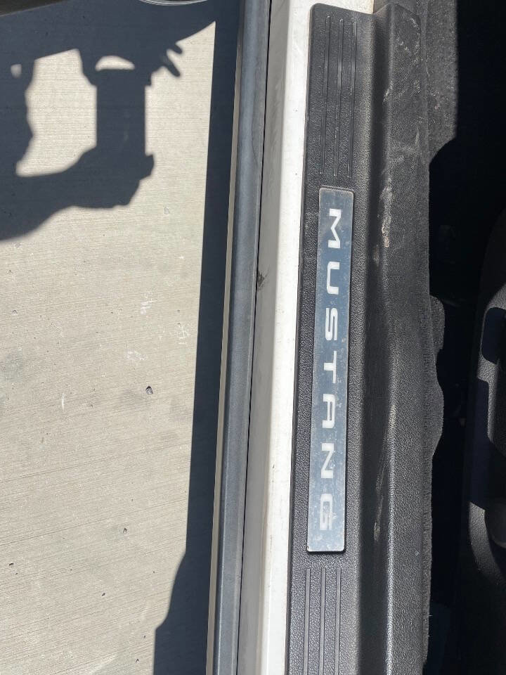 Used 2010 Ford Mustang GT Premium RWD image 41