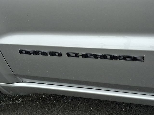 Certified 2021 Jeep Grand Cherokee Laredo X AWD/4WD image 29