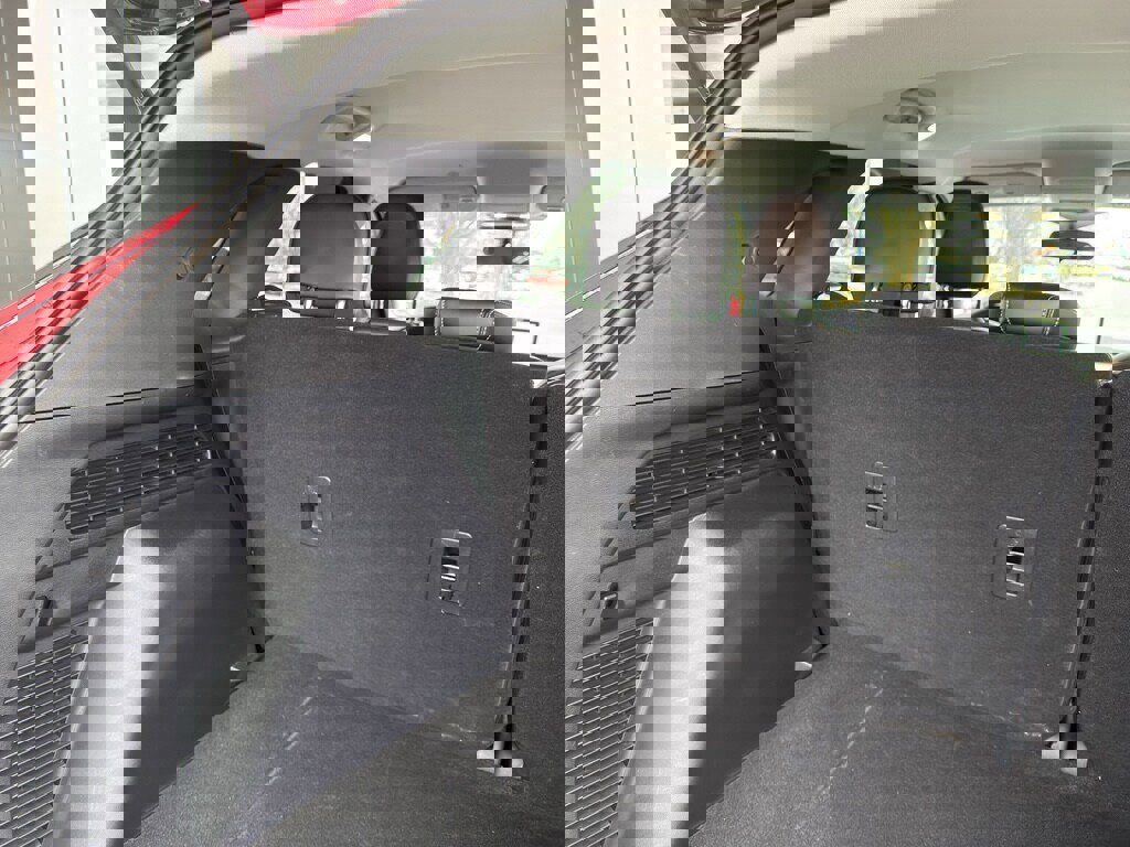 New 2025 Ford Escape SE image 8