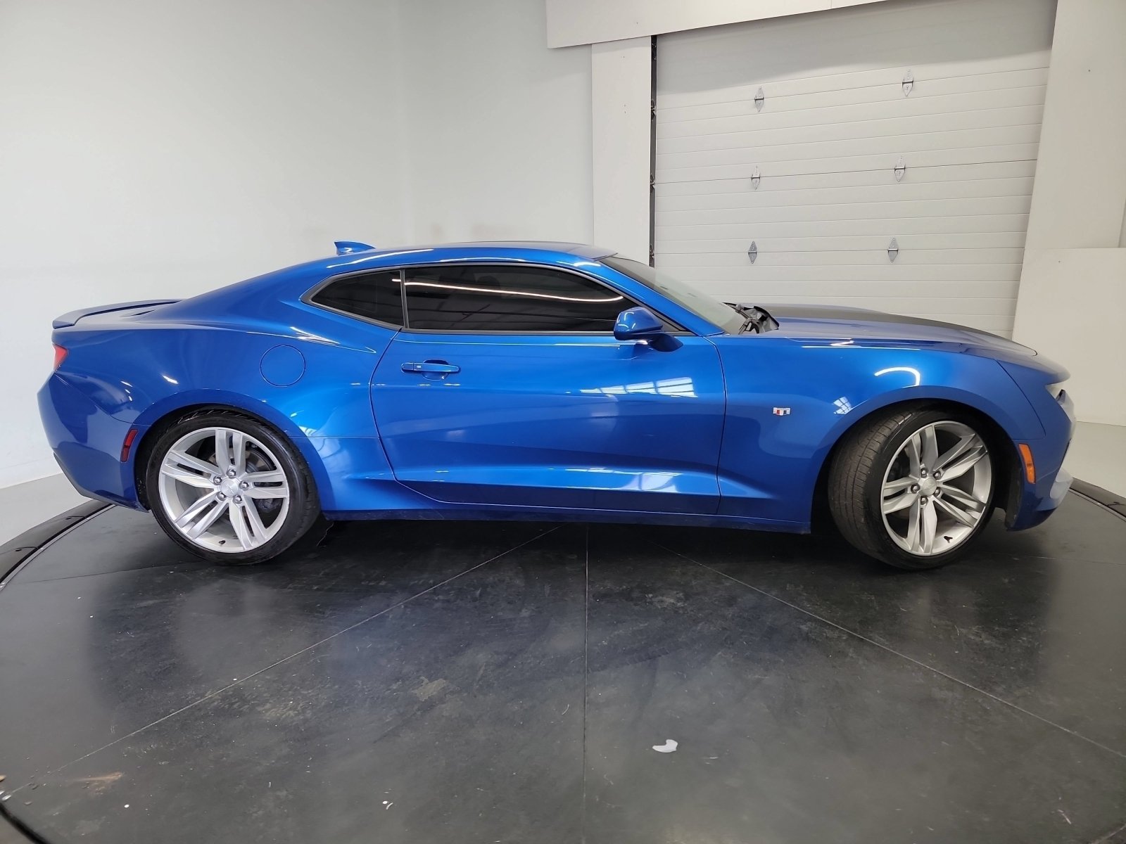 Used 2018 Chevrolet Camaro LT RWD image 11