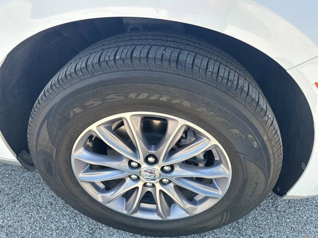 Used 2024 Buick Enclave Essence FWD image 13
