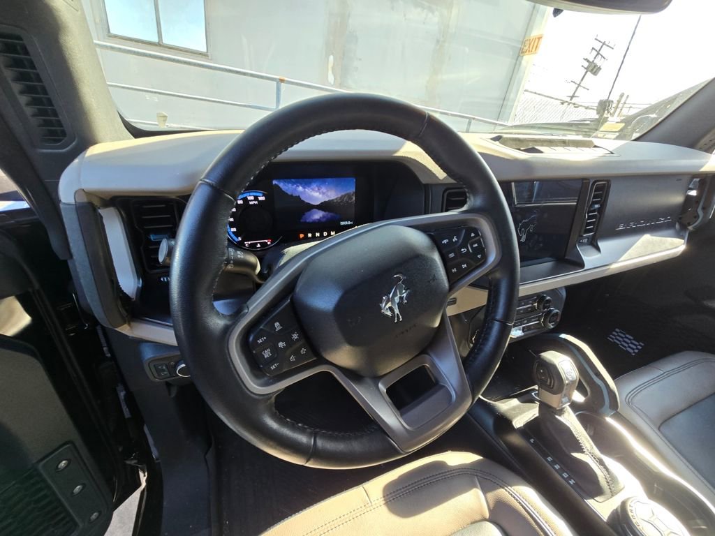 Used 2023 Ford Bronco Wildtrak image 11