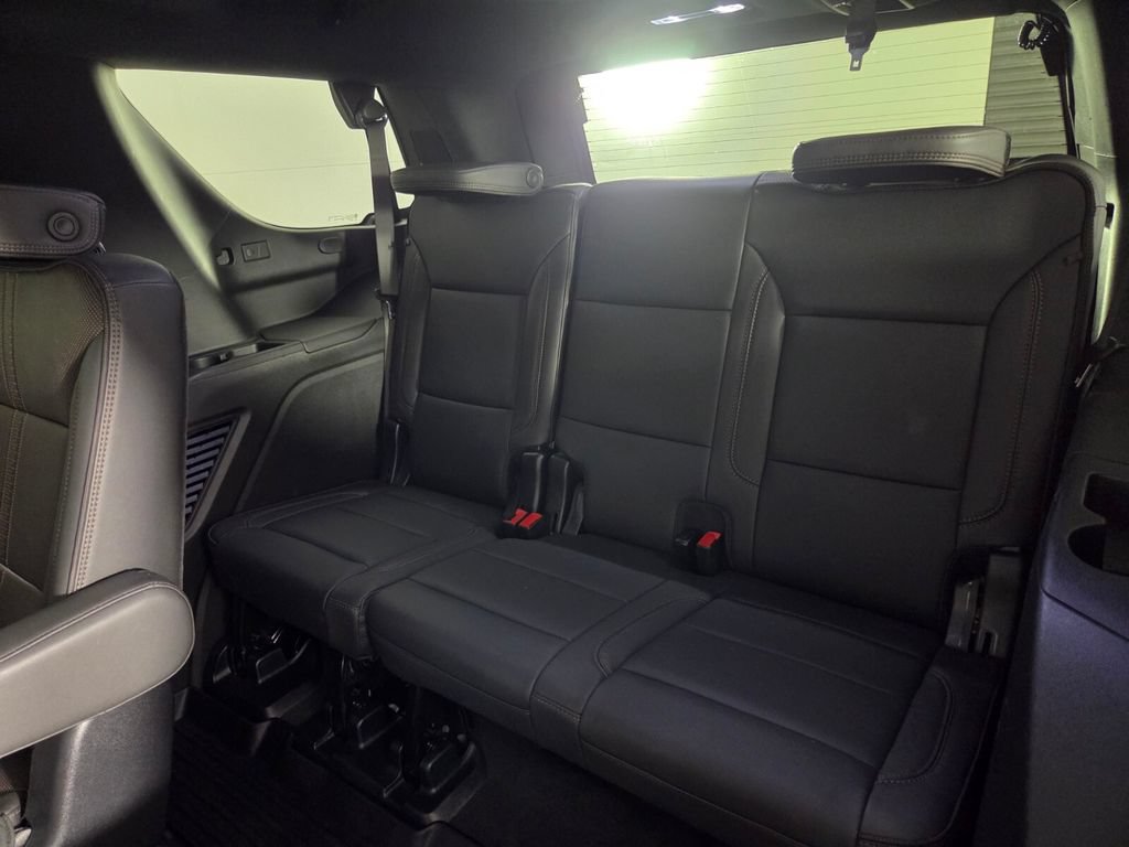 Used 2025 Chevrolet Tahoe High Country RWD image 25