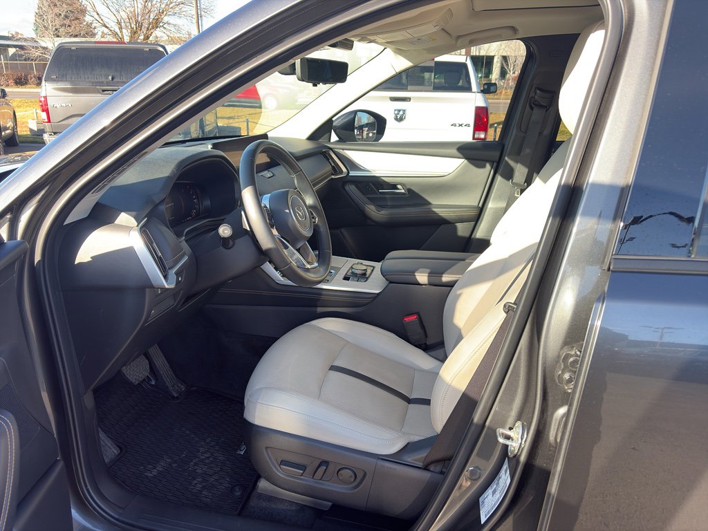 Used 2025 MAZDA CX-90 Plug-In Hybrid w/ Preferred image 12