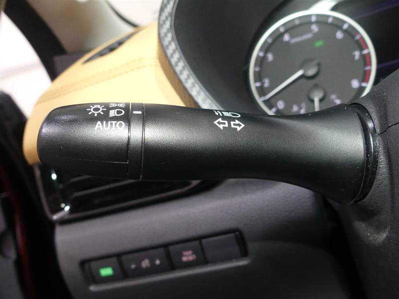 Used 2022 Nissan Sentra SV w/ SV Premium Package FWD image 34