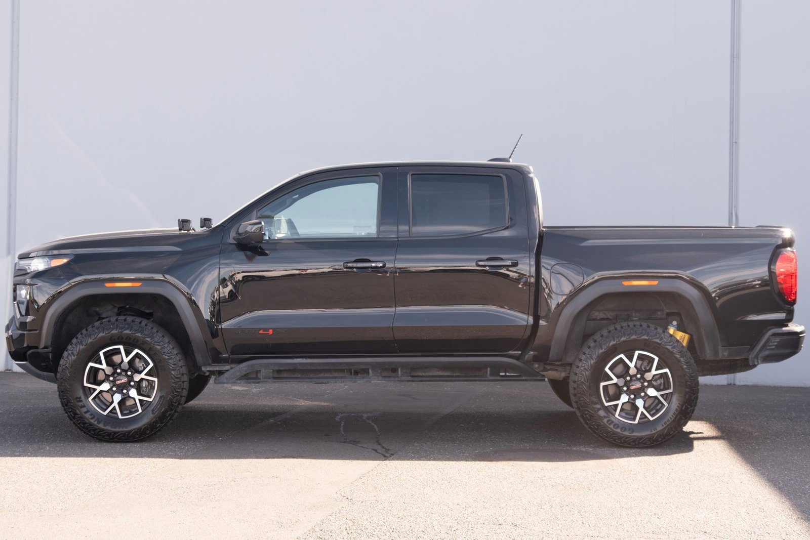 Used 2024 GMC Canyon AT4X image 29