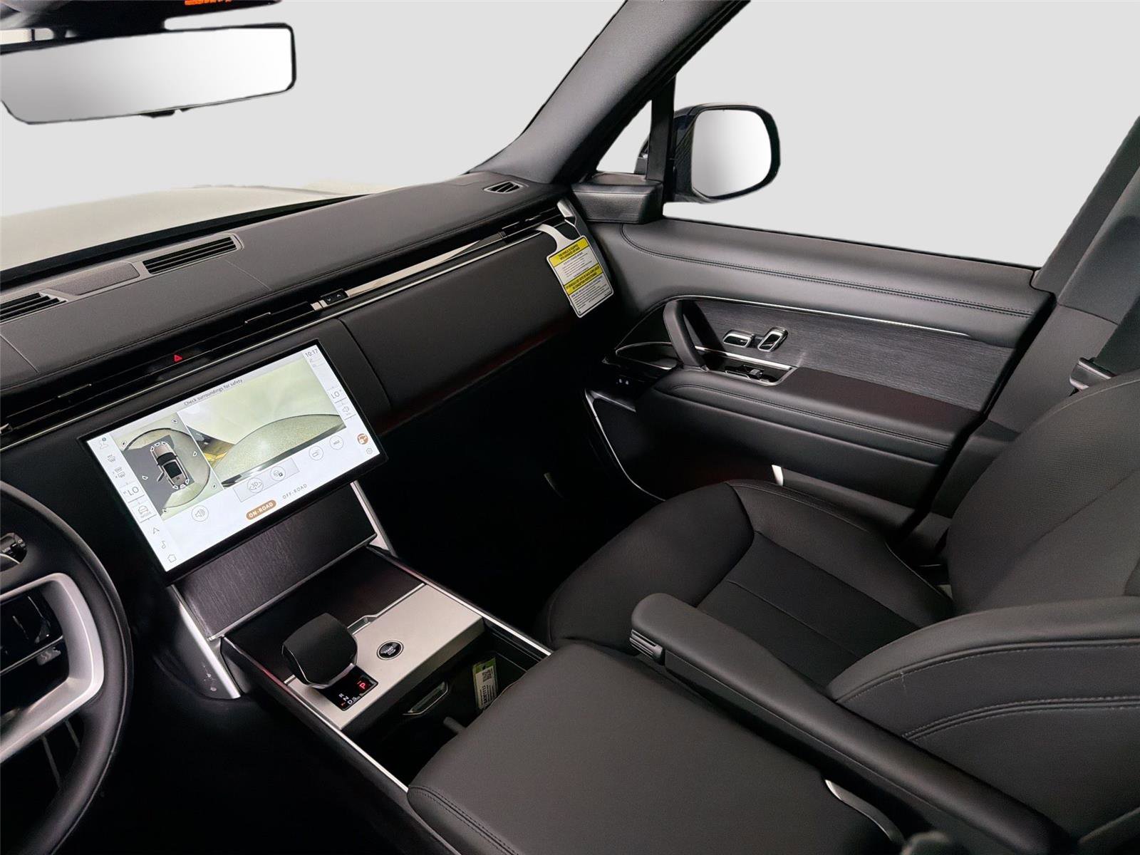 New 2025 Land Rover Range Rover SE AWD/4WD image 23